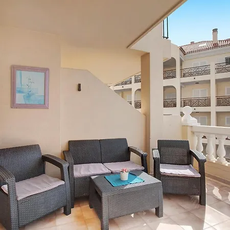 Phoebes Apartment Apartman Arona
